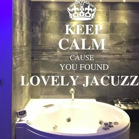 Lovely Jacuzzi Luxury Design Apartment