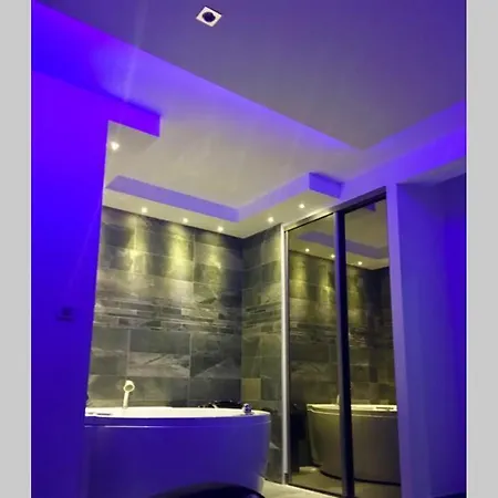 Lovely Jacuzzi Luxury Design Apartment Saint-Martin-d'Heres