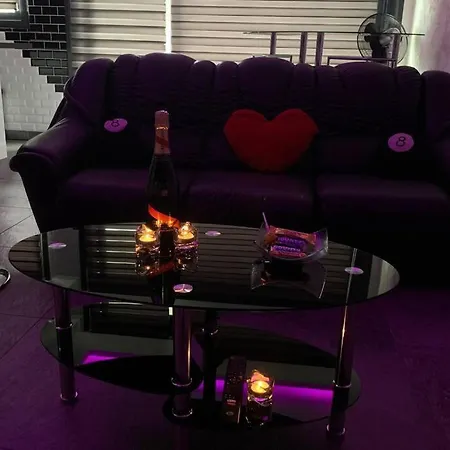 Lovely Jacuzzi Luxury Design Apartment