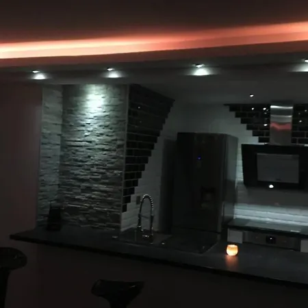 Apartment Lovely Jacuzzi Luxury Design Saint-Martin-d'Heres