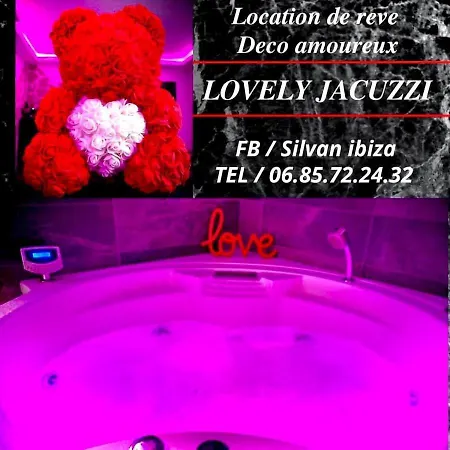 Lovely Jacuzzi Luxury Design *